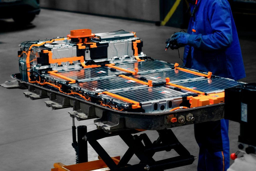 How nickel powers electric vehicles: from battery chemistry to global supply